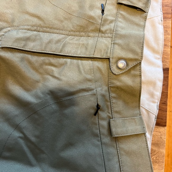 Rossignol ski or snowboarding pants size L in like new condition - Picture 4 of 12